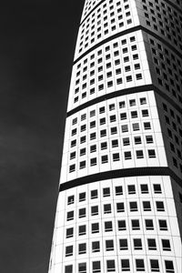 Preview wallpaper building, architecture, windows, black and white