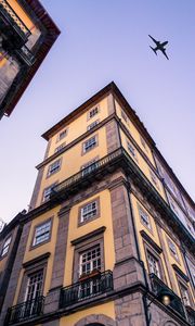 Preview wallpaper building, bottom view, facade, city