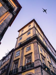 Preview wallpaper building, bottom view, facade, city