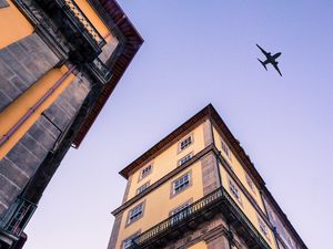 Preview wallpaper building, bottom view, facade, city