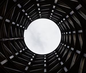 Preview wallpaper building, circle, bw, construction, sky