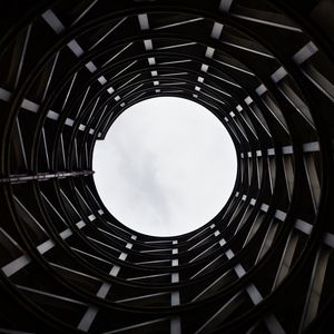 Preview wallpaper building, circle, bw, construction, sky