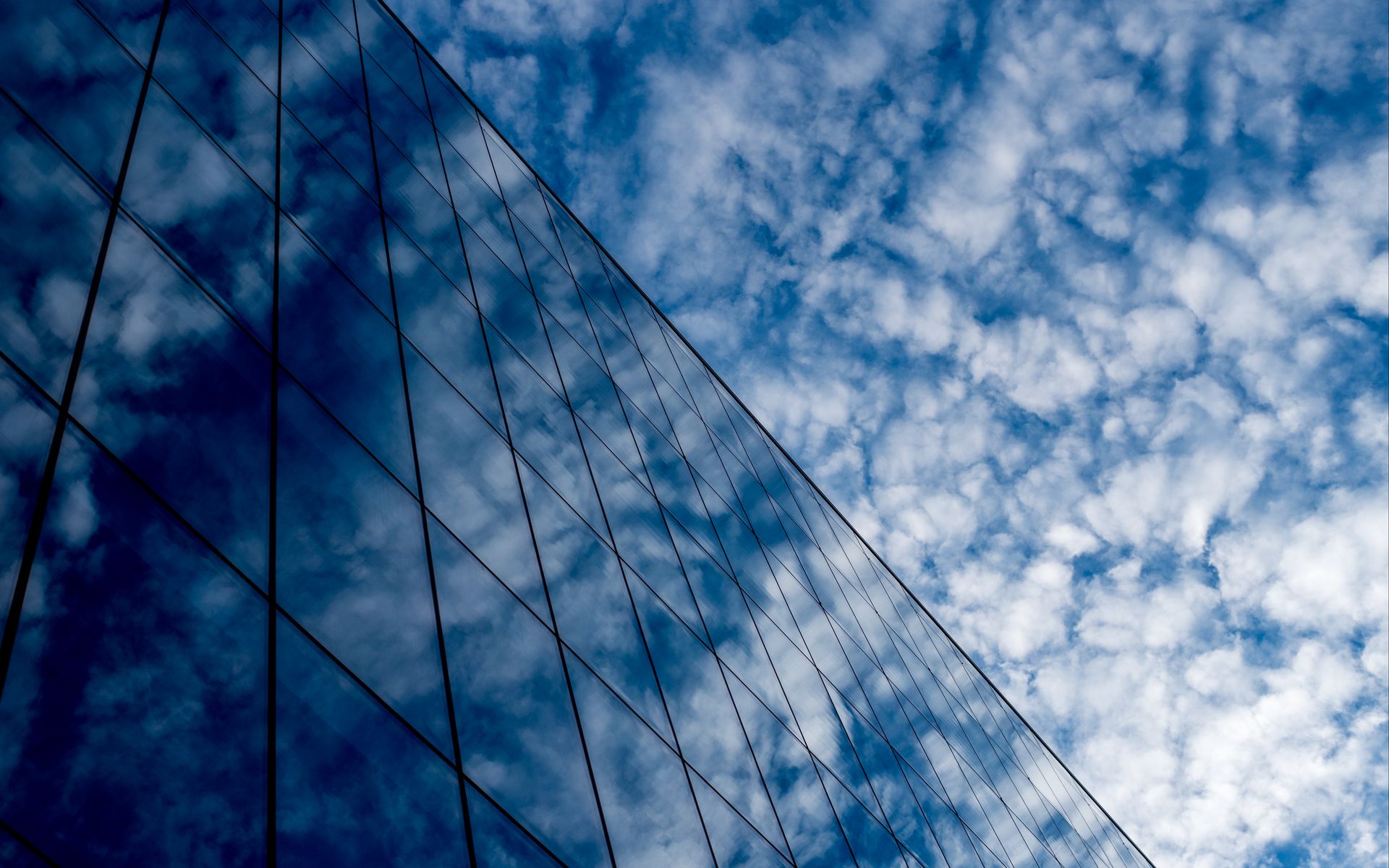 Download wallpaper 1920x1200 building, clouds, reflection, glass ...