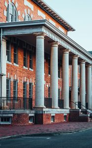 Preview wallpaper building, columns, bricks, architecture