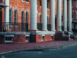 Preview wallpaper building, columns, bricks, architecture