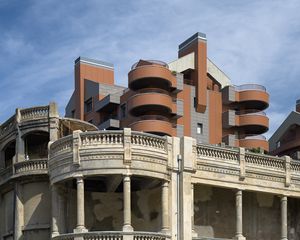 Preview wallpaper building, columns, towers, architecture