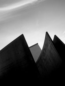 Preview wallpaper building, edges, peaks, black and white