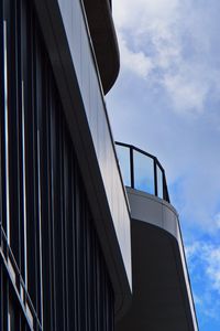 Preview wallpaper building, facade, architecture, sky, balcony