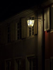 Preview wallpaper building, facade, lantern, night, dark