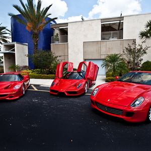 Preview wallpaper building, ferrari, red, palms