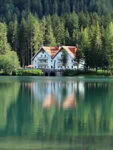 Preview wallpaper building, forest, lake, reflection