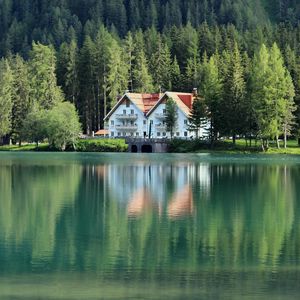 Preview wallpaper building, forest, lake, reflection