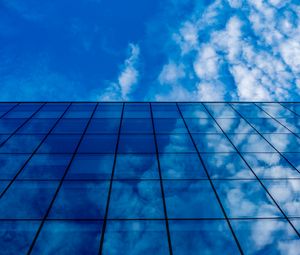 Preview wallpaper building, glass, clouds, reflection