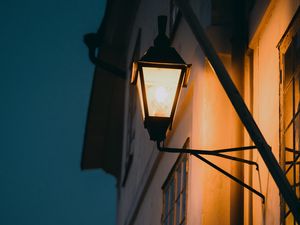Preview wallpaper building, lantern, glow, evening