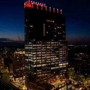 Preview wallpaper building, lights, night, city