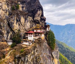 Preview wallpaper building, pagoda, rock, cliff