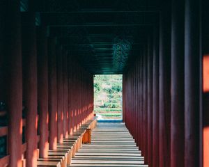 Preview wallpaper building, perspective, columns