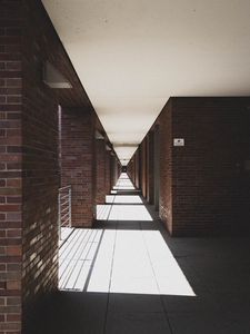 Preview wallpaper building, perspective, columns, distance