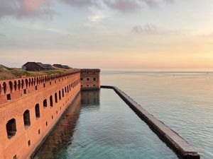 Preview wallpaper building, pool, sea, grass