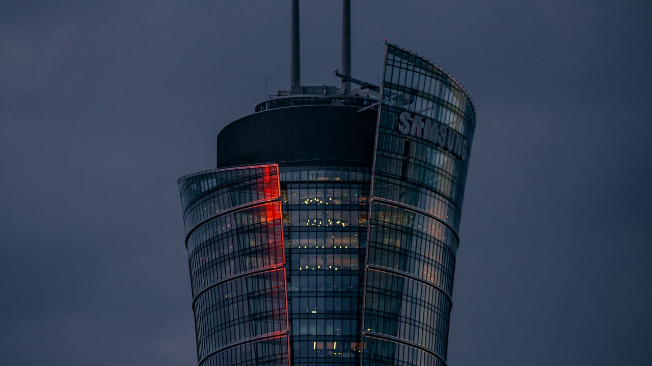 Wallpaper building, skyscraper, architecture, clouds