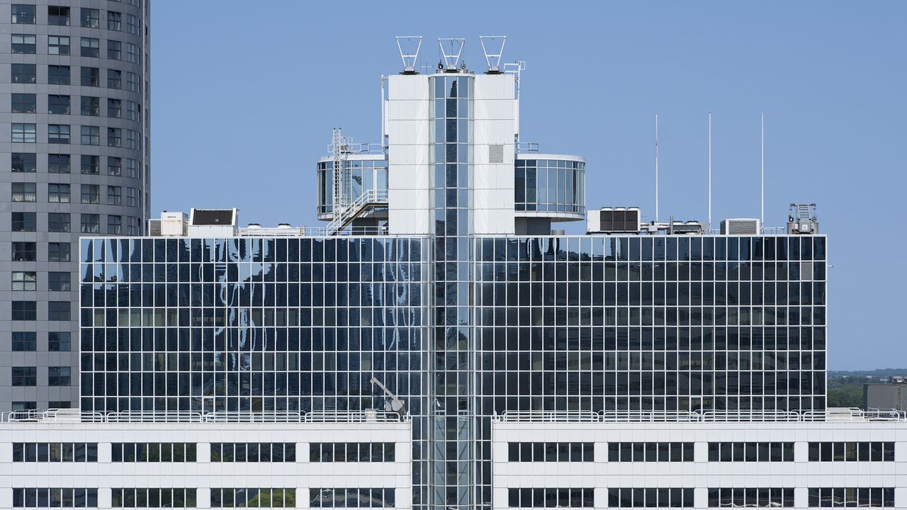 Wallpaper buildings, facade, windows, antennas, sky