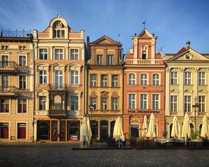 Preview wallpaper buildings, windows, architecture, umbrellas