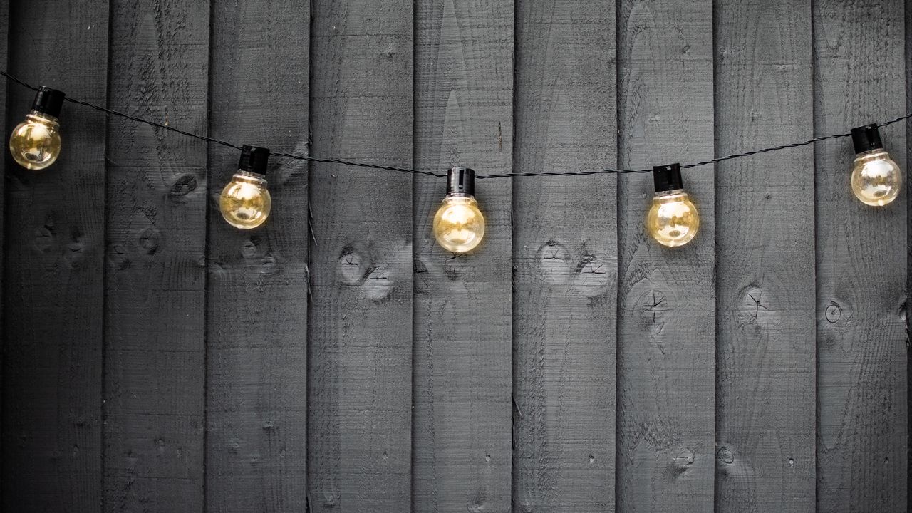 Wallpaper bulbs, garland, wooden, texture
