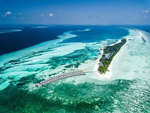 Preview wallpaper bungalow, aerial view, ocean, tropics