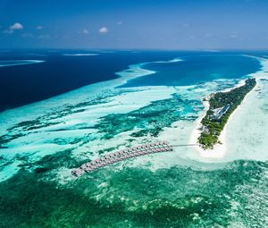 Preview wallpaper bungalow, aerial view, ocean, tropics