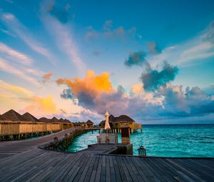 Preview wallpaper bungalow, pier, ocean, tropics, maldives