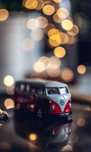 Preview wallpaper bus, toy, bokeh, glare