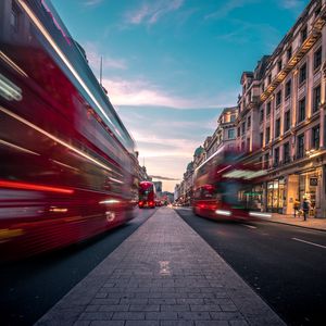 Preview wallpaper buses, speed, traffic, street, london, united kingdom