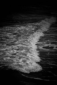 Preview wallpaper bw, wave, coast, tide