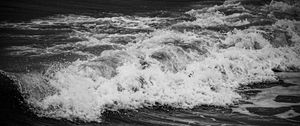 Preview wallpaper bw, waves, foam, tide