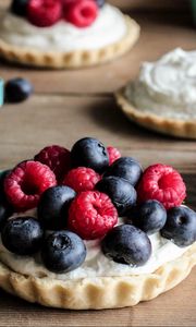 Preview wallpaper cake, berries, blueberries, raspberries