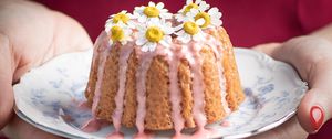 Preview wallpaper cake, chamomile, flowers, dessert