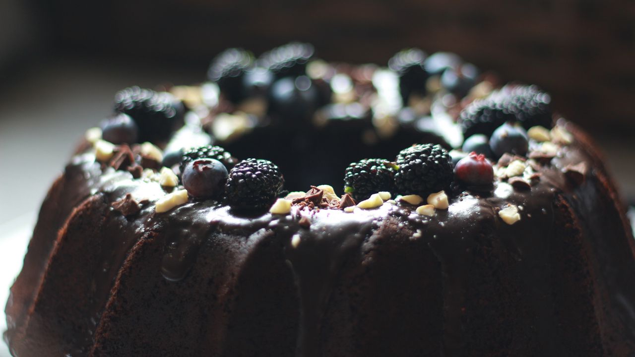 Wallpaper cake, chocolate, berries, dessert, dark