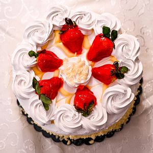 Preview wallpaper cake, cream, strawberry, dessert