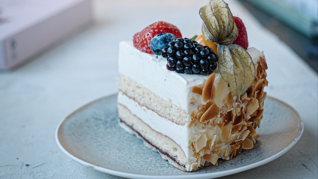 Wallpaper cake, dessert, berries, decoration, plate