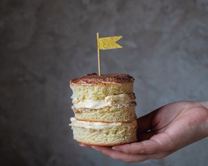 Preview wallpaper cake, dessert, flag, hand
