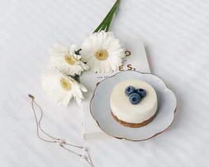 Preview wallpaper cake, dessert, flowers, aesthetics, white