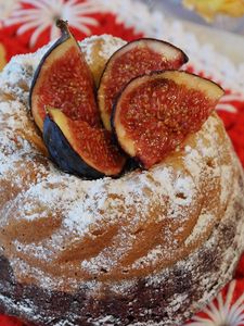 Preview wallpaper cake, figs, sugar powder, flowers