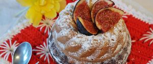 Preview wallpaper cake, figs, sugar powder, flowers