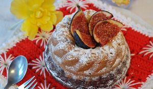 Preview wallpaper cake, figs, sugar powder, flowers