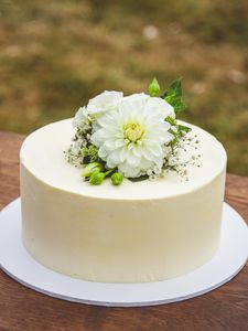 Preview wallpaper cake, flowers, white