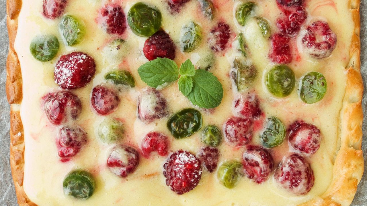 Wallpaper cake, fruit, pastries