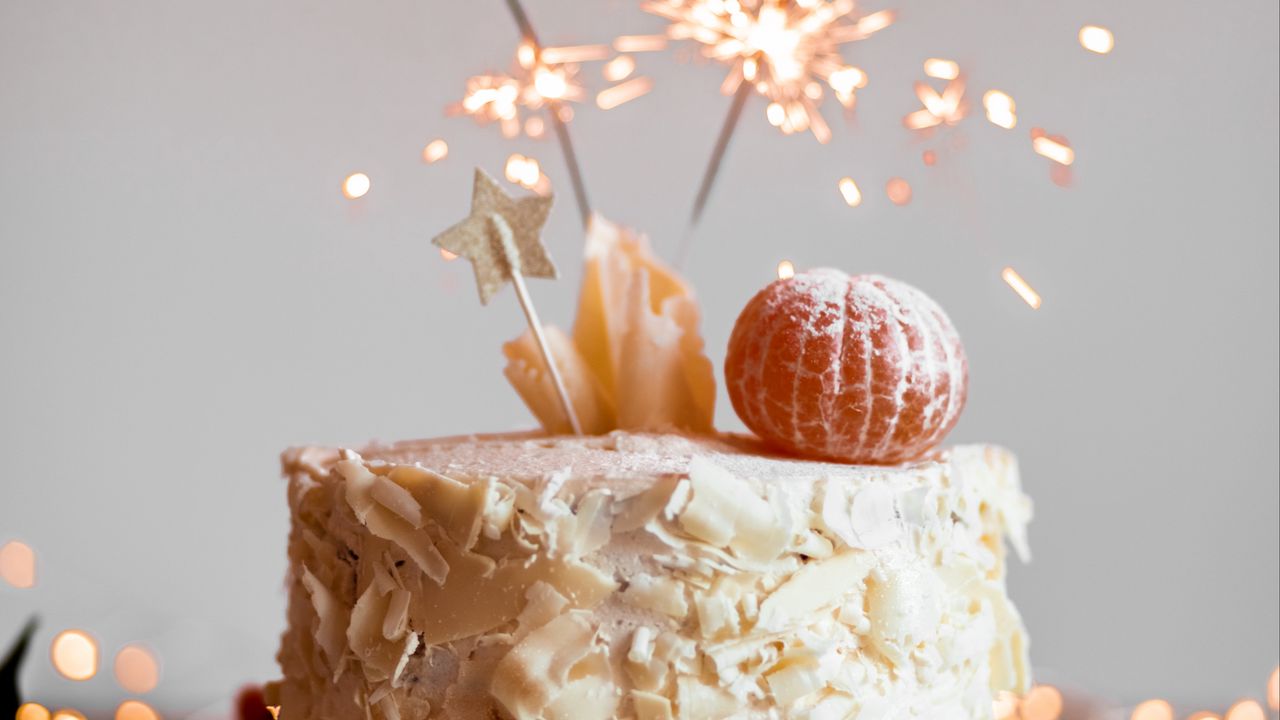 Wallpaper cake, oranges, sparklers, decoration, festive