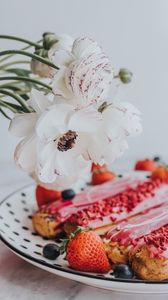 Preview wallpaper cake, strawberry, flowers, dessert, sweet, cream