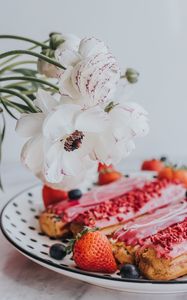 Preview wallpaper cake, strawberry, flowers, dessert, sweet, cream