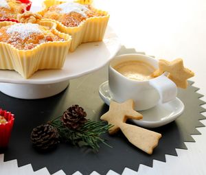 Preview wallpaper cakes, coffee, pine cones, christmas